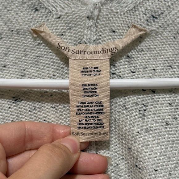 Soft Surroundings Leonnie Shawl Wrap One Size White Wool Blend Topper Poncho - Picture 2 of 6